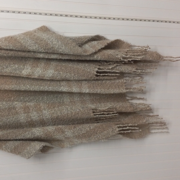 New York Accessory Group women's poncho - Picture 3 of 5